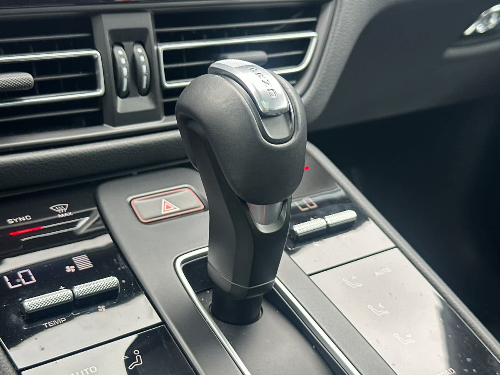 Certified 2026 Porsche Macan AWD/4WD image 25
