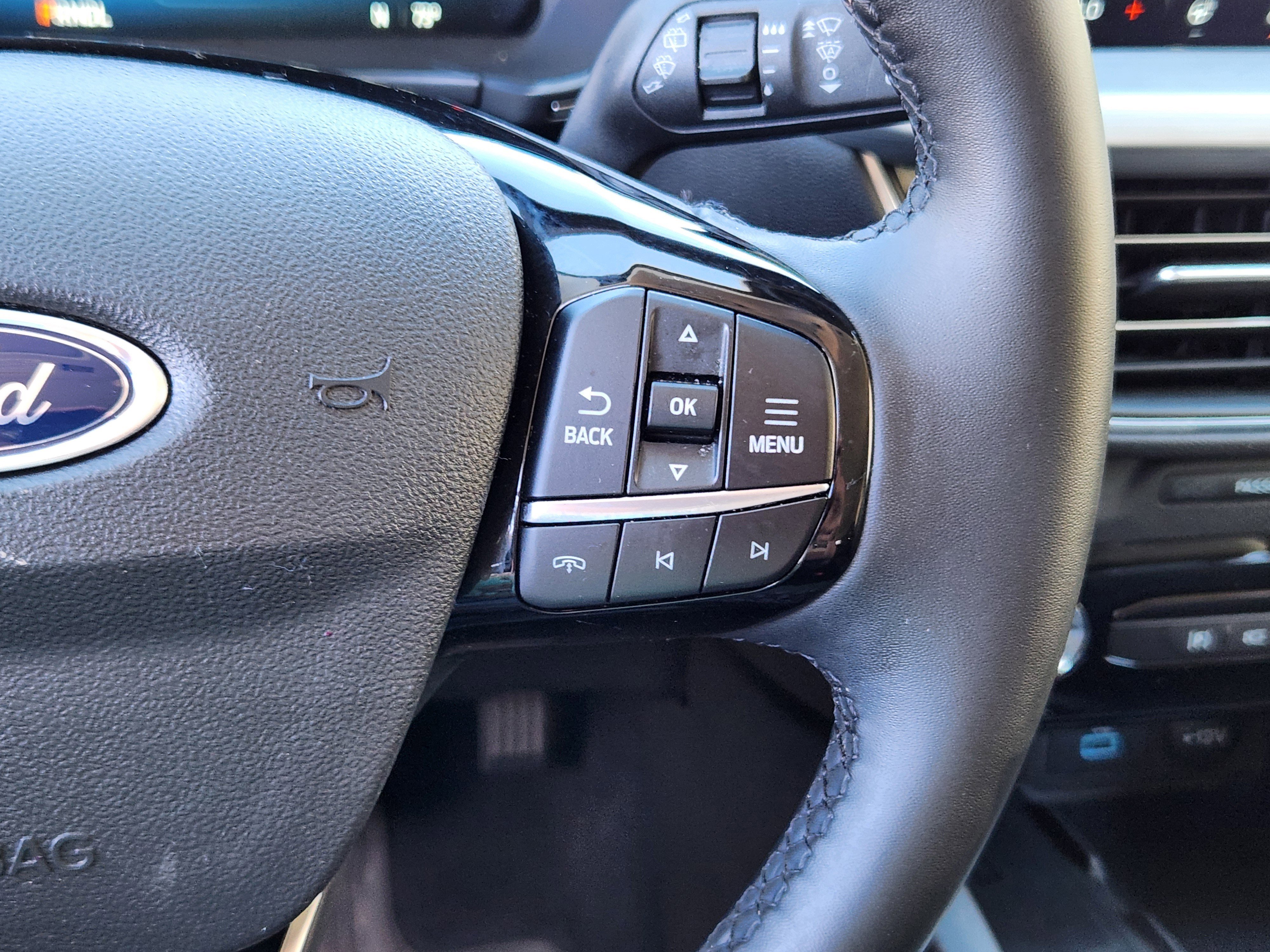 Used 2023 Ford Escape Platinum w/ Premium Technology Package image 26