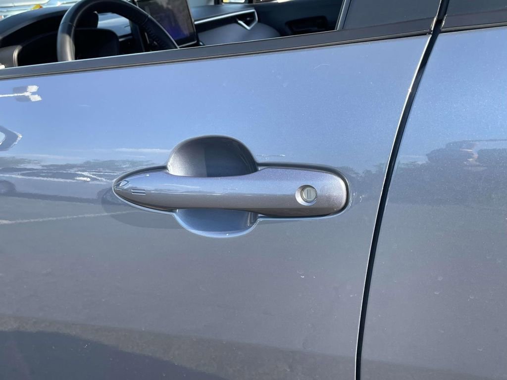 Used 2024 Toyota Corolla Cross LE FWD image 29