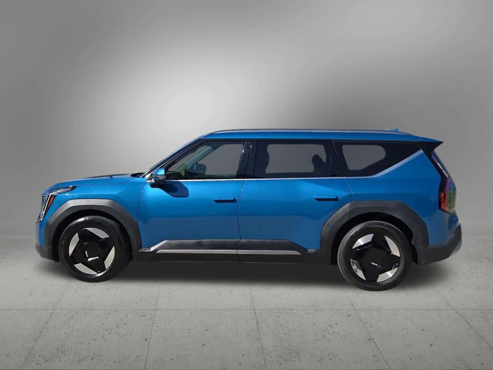 Certified 2024 Kia EV9 Wind AWD/4WD image 3