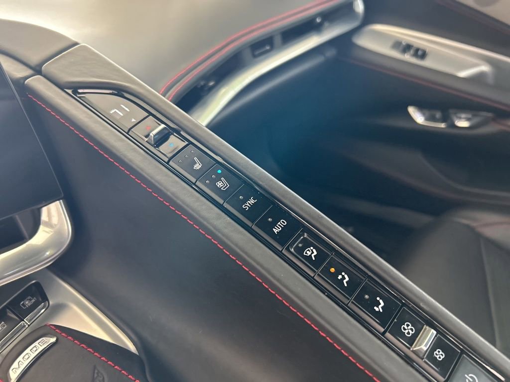 Used 2022 Chevrolet Corvette Stingray Premium Conv w/ Z51 Performance Package RWD image 56