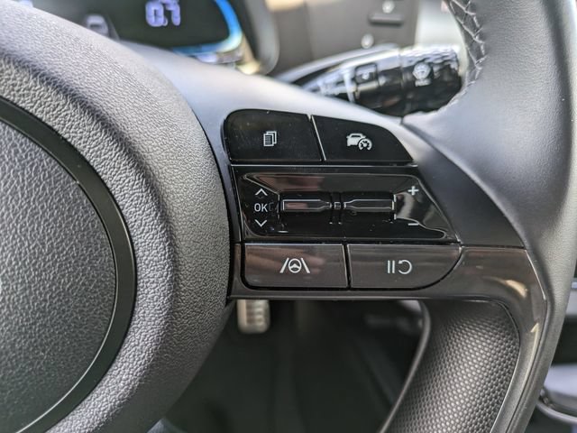 Used 2025 Hyundai Elantra Sport FWD image 22