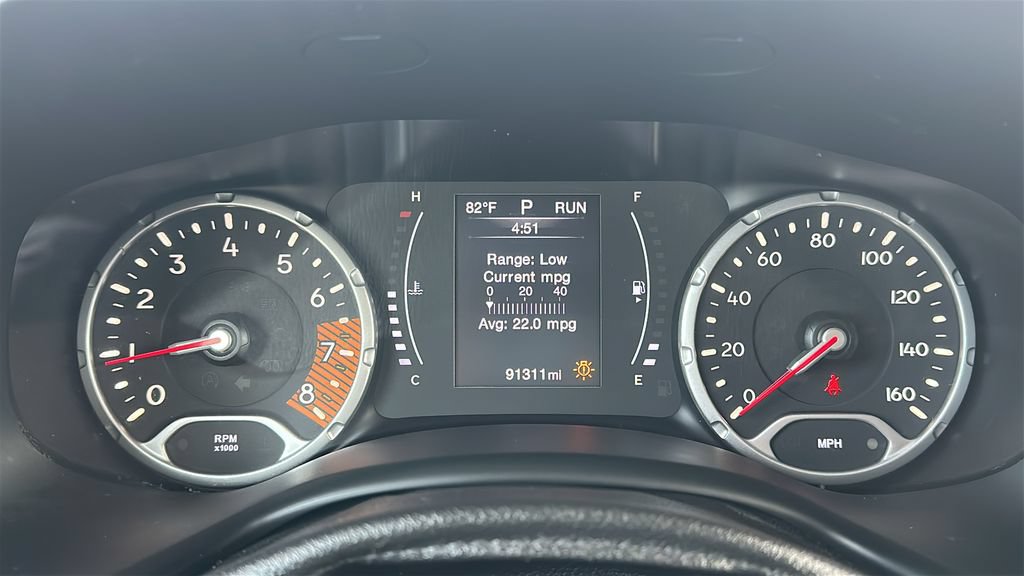 Used 2019 Jeep Renegade Sport w/ Sport Appearance Group FWD image 2