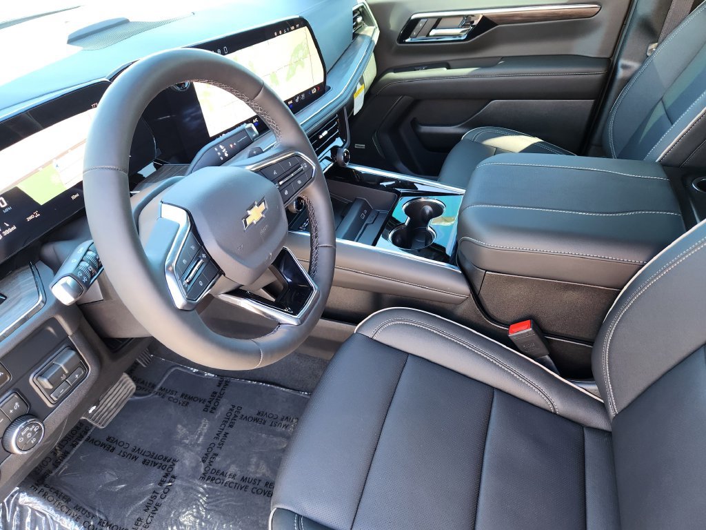 New 2026 Chevrolet Suburban Premier w/ Sun And Tow Package AWD/4WD image 8