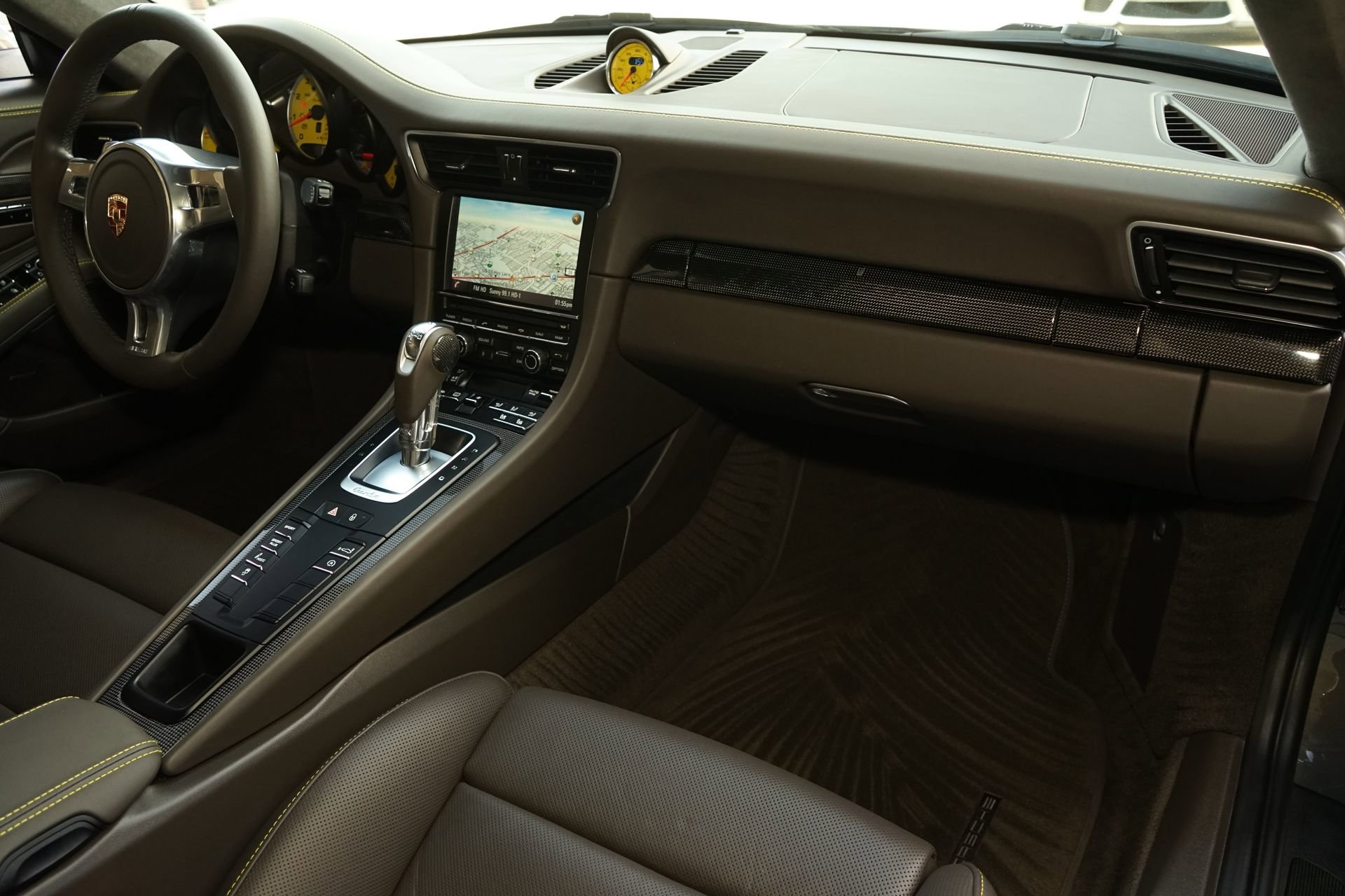 Used 2014 Porsche 911 Turbo S image 11