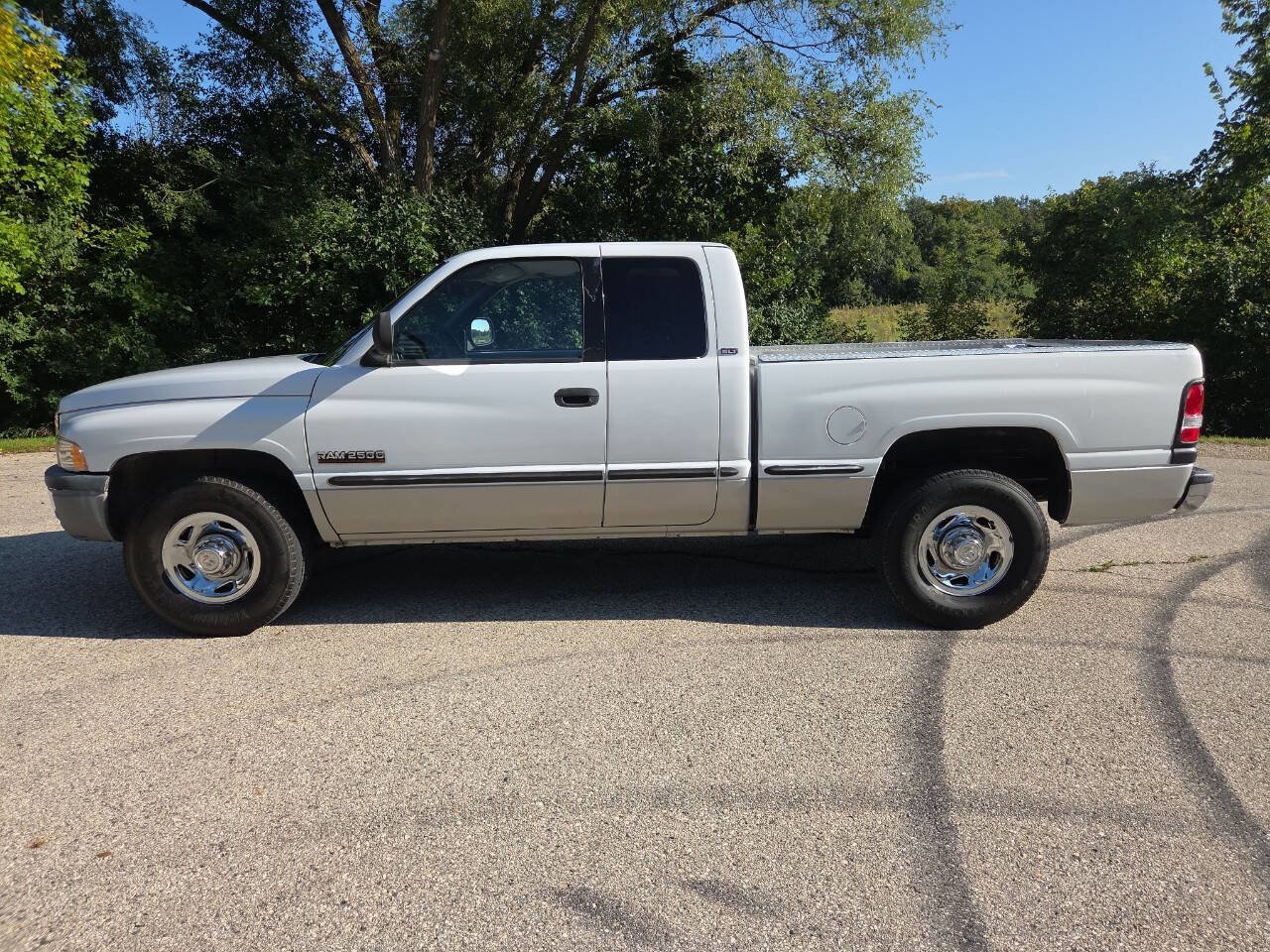 Used 1998 Dodge Ram 2500 Truck 2WD Quad Cab image 3