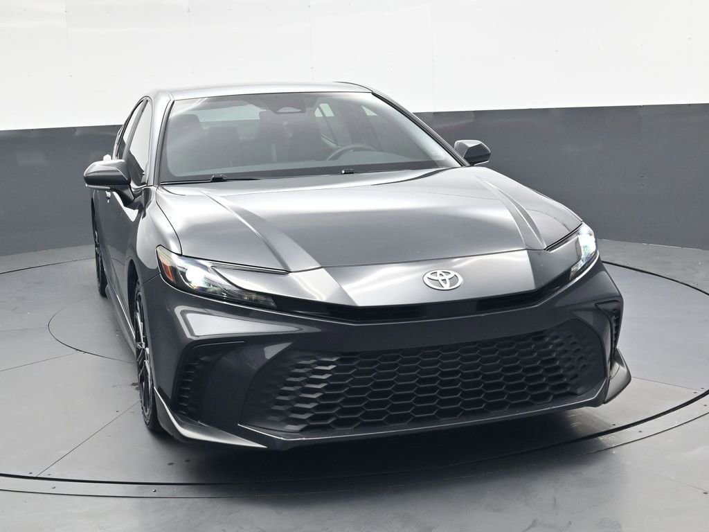 Used 2025 Toyota Camry SE w/ Convenience Package image 10