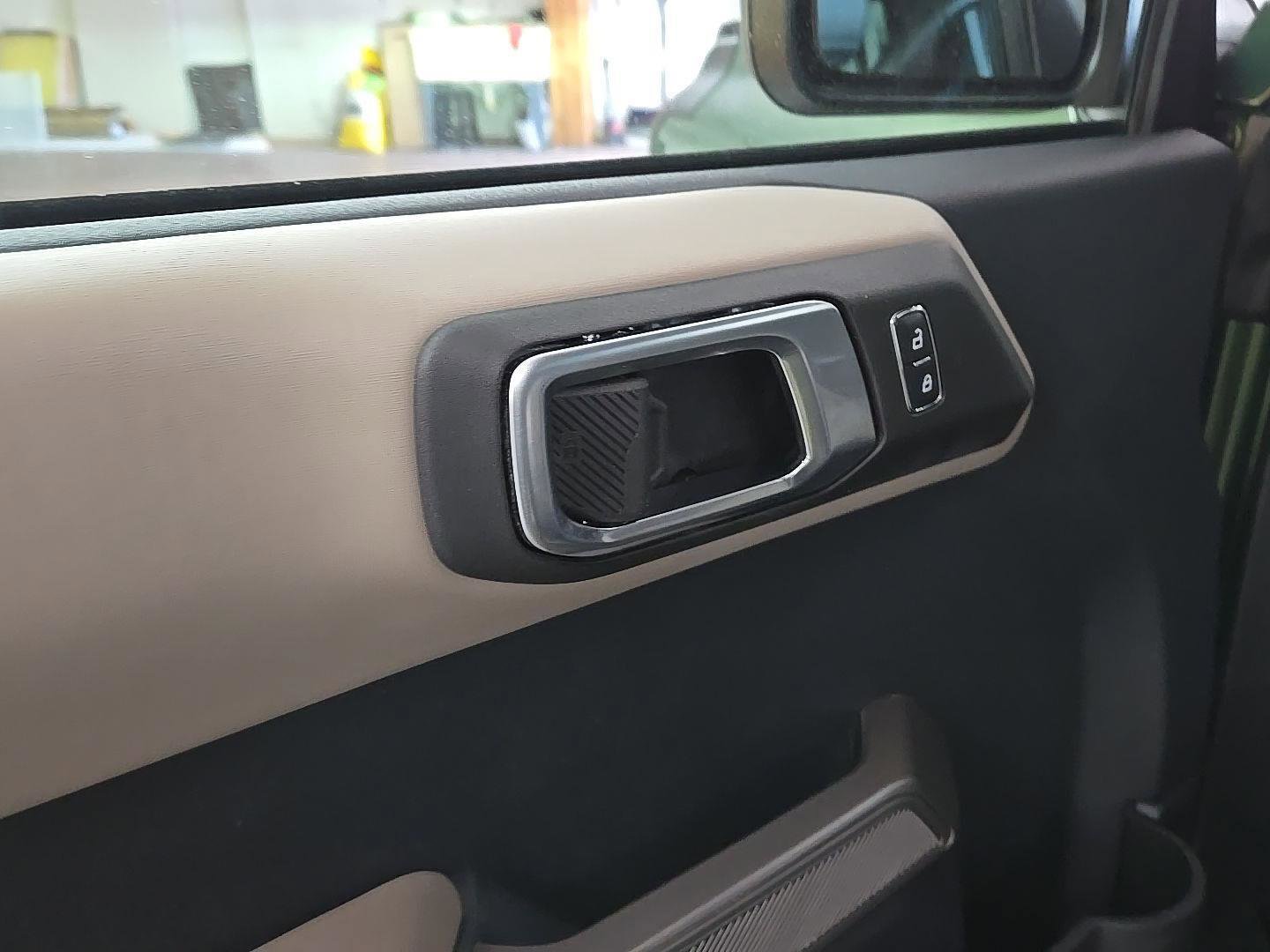 Used 2023 Ford Bronco Wildtrak image 13