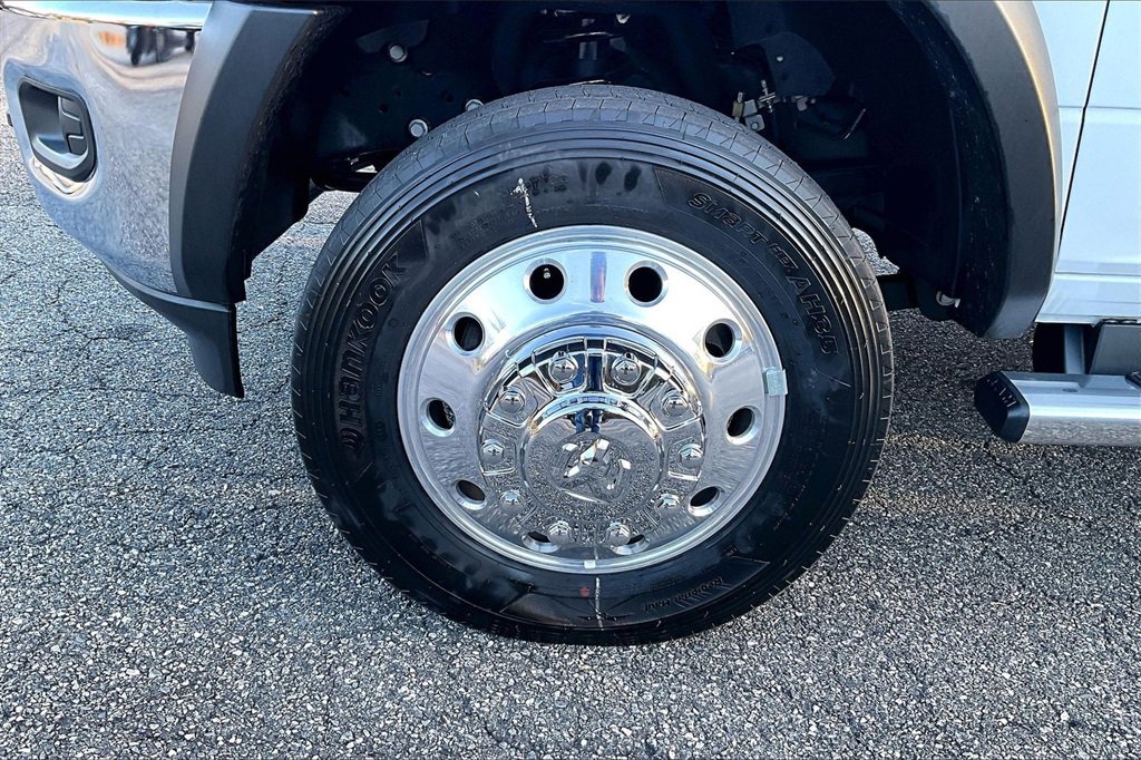 Used 2024 RAM 5500 Tradesman w/ Chrome Appearance Group image 28