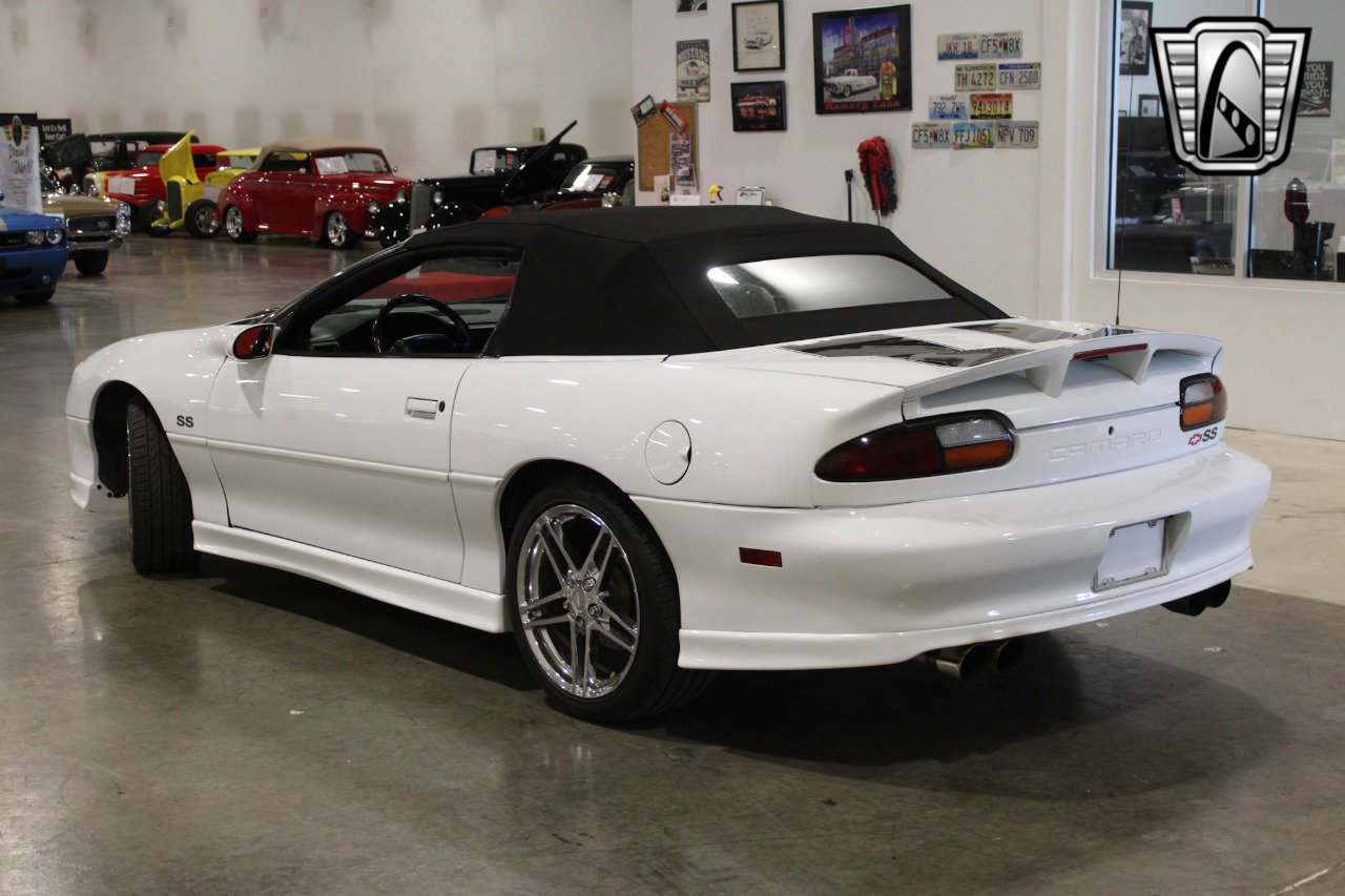 Used 2001 Chevrolet Camaro Z28 w/ SS Performance/Appearance Pkg image 5