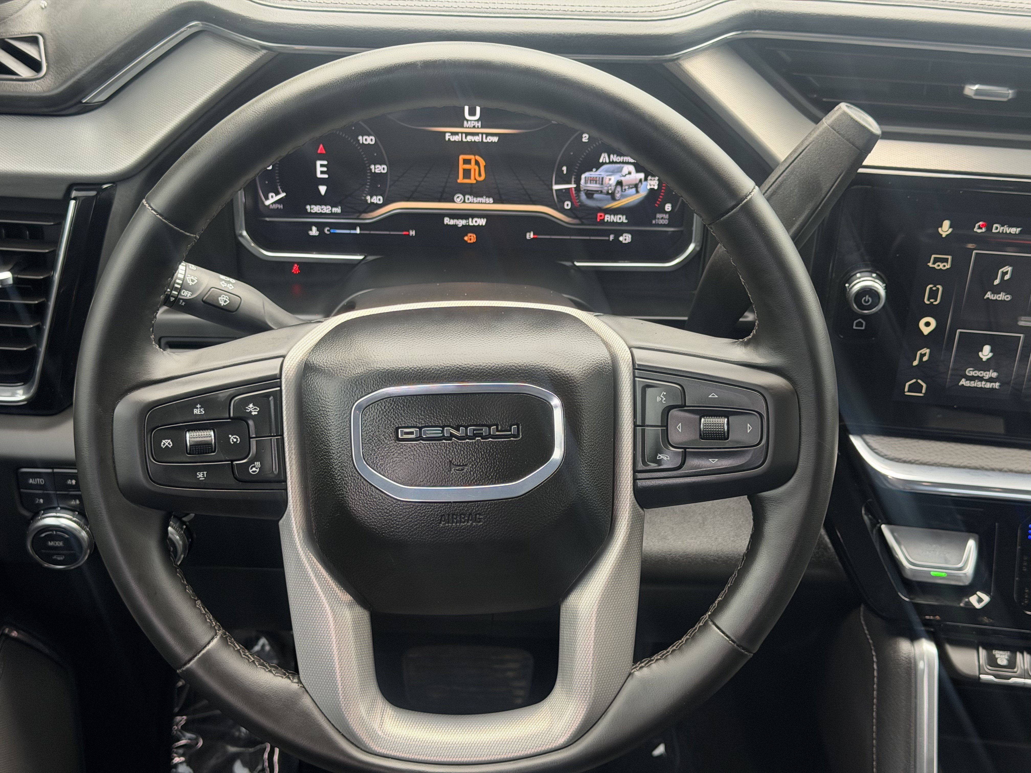 Used 2025 GMC Sierra 2500 Denali AWD/4WD image 12