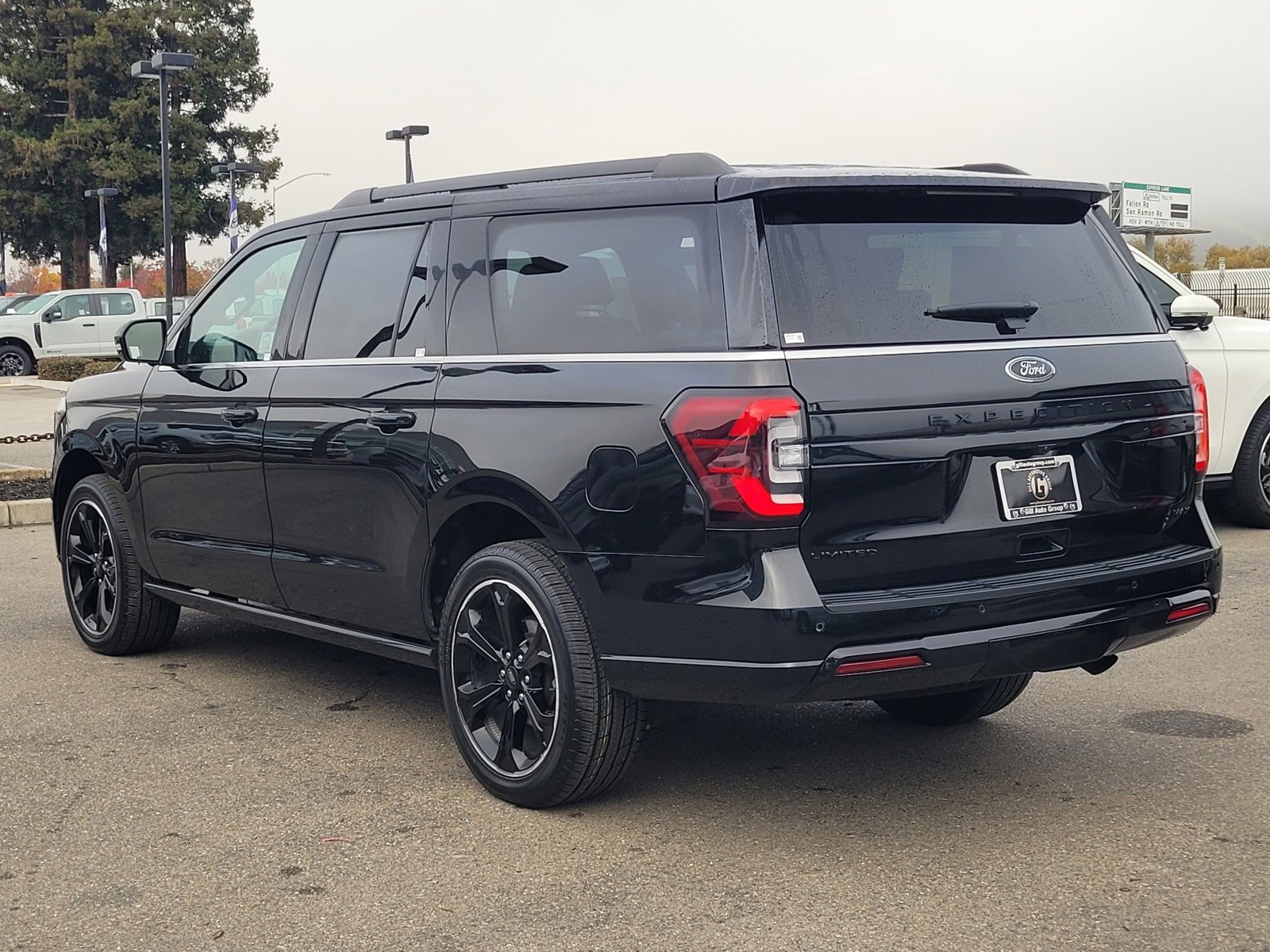 Used 2022 Ford Expedition Max Limited image 6