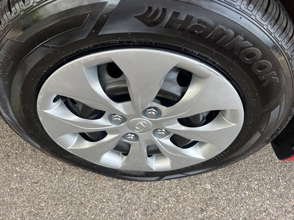 Used 2017 Hyundai Accent SE FWD image 41