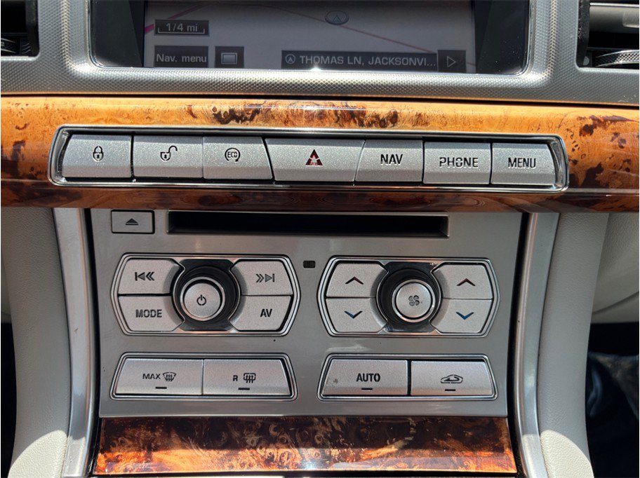 Used 2012 Jaguar XF RWD image 31