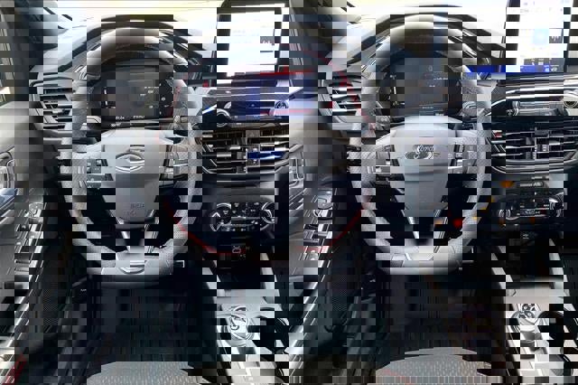 Used 2024 Ford Escape ST-Line w/ Equipment Group 301A image 4