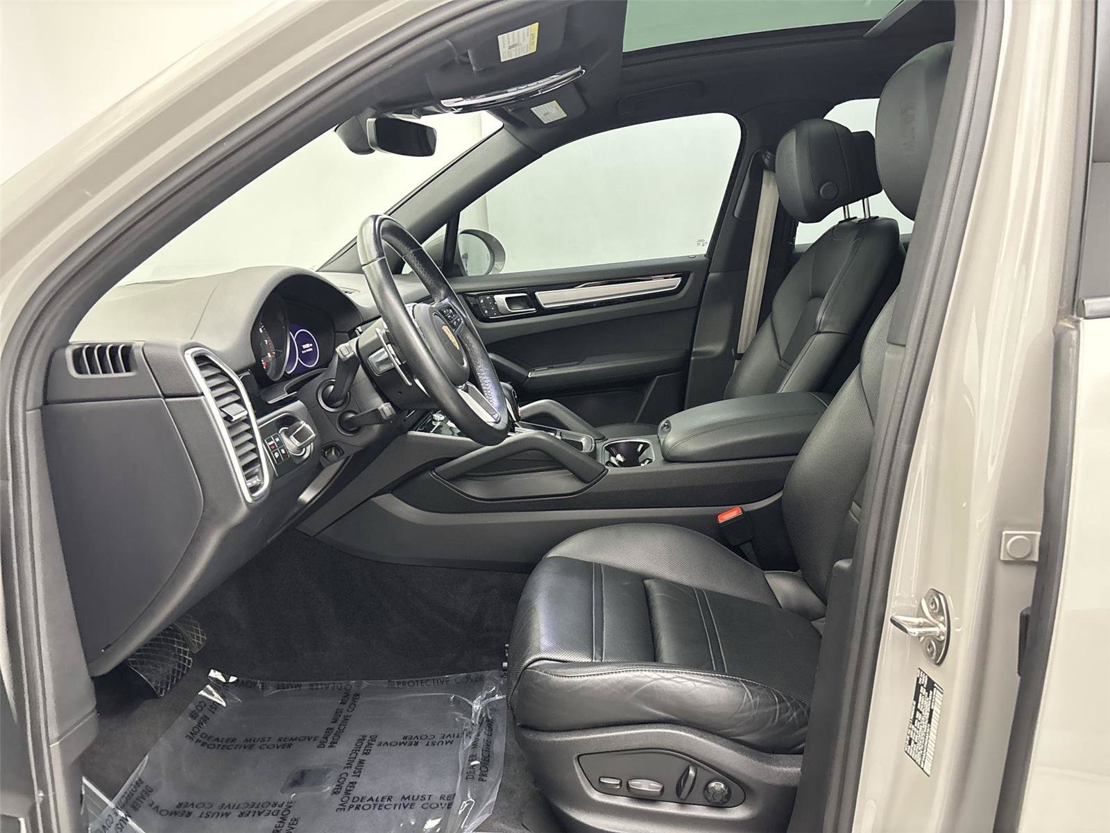 Used 2022 Porsche Cayenne Platinum Edition w/ Premium Package Plus AWD/4WD image 25
