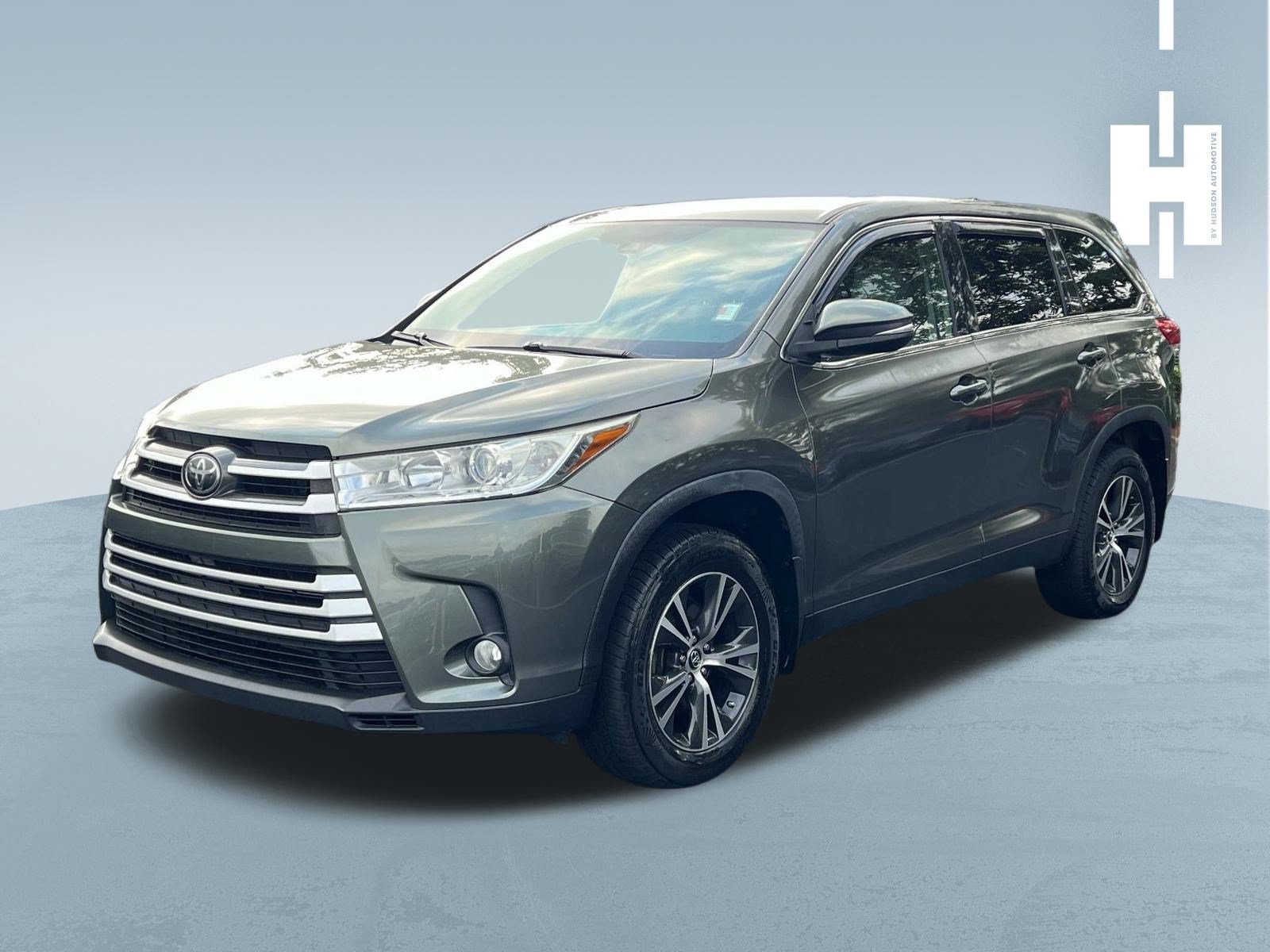 Used 2019 Toyota Highlander Plus FWD image 3