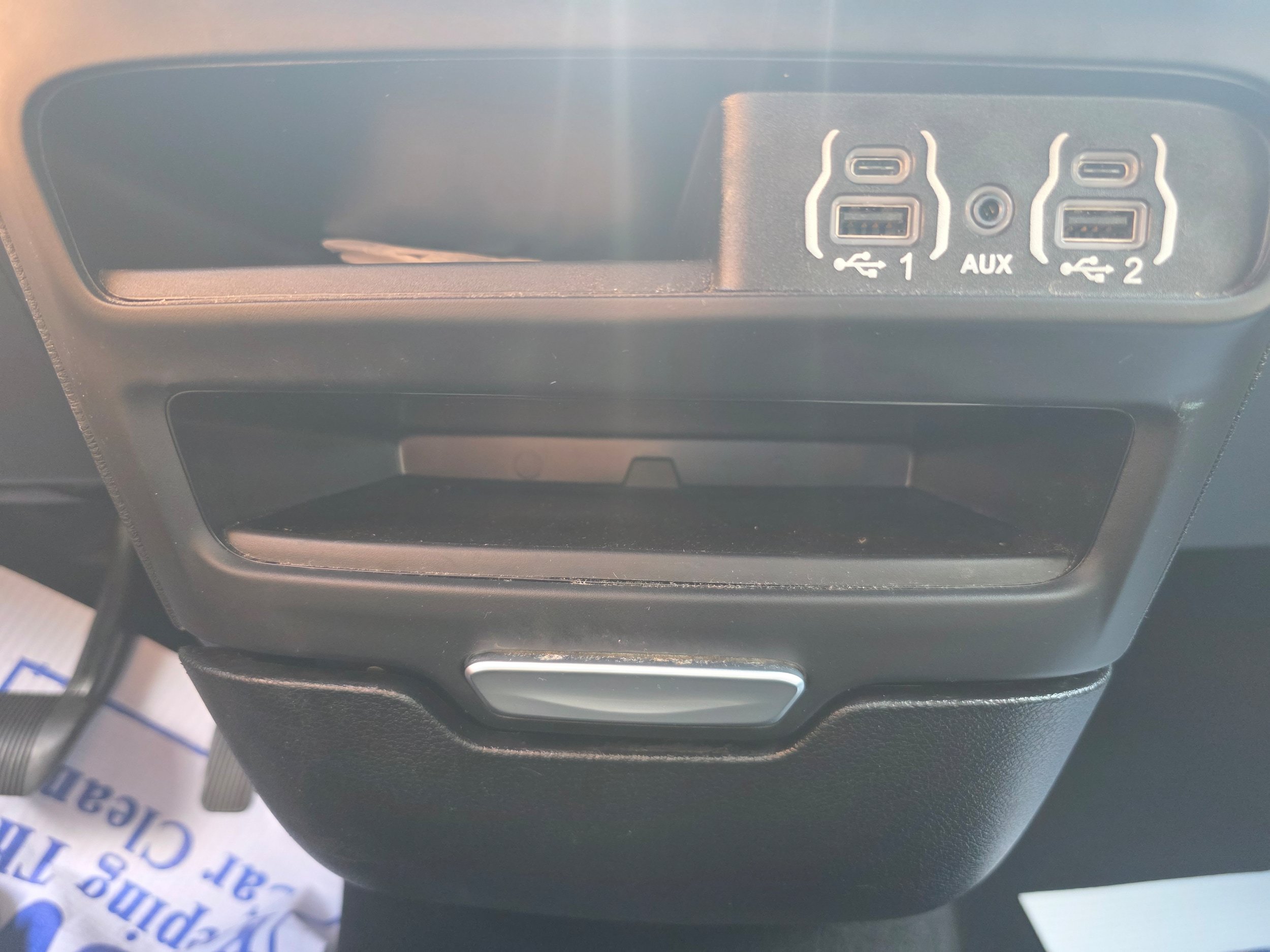 Used 2024 Chrysler Pacifica Touring FWD image 14