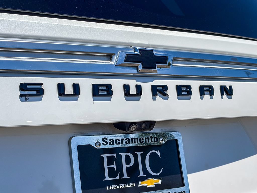 Used 2021 Chevrolet Suburban High Country w/ Premium Package AWD/4WD image 9