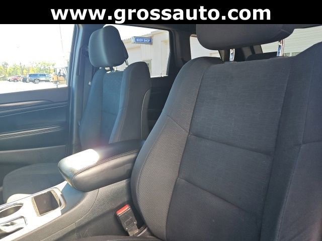 Used 2017 Jeep Grand Cherokee Laredo AWD/4WD image 12
