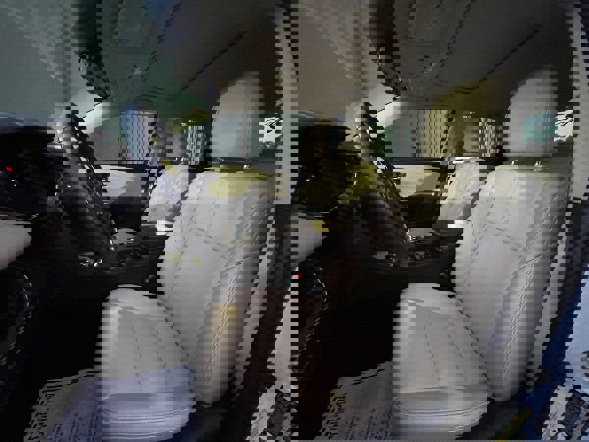 Used 2016 Toyota Avalon XLE Premium image 10