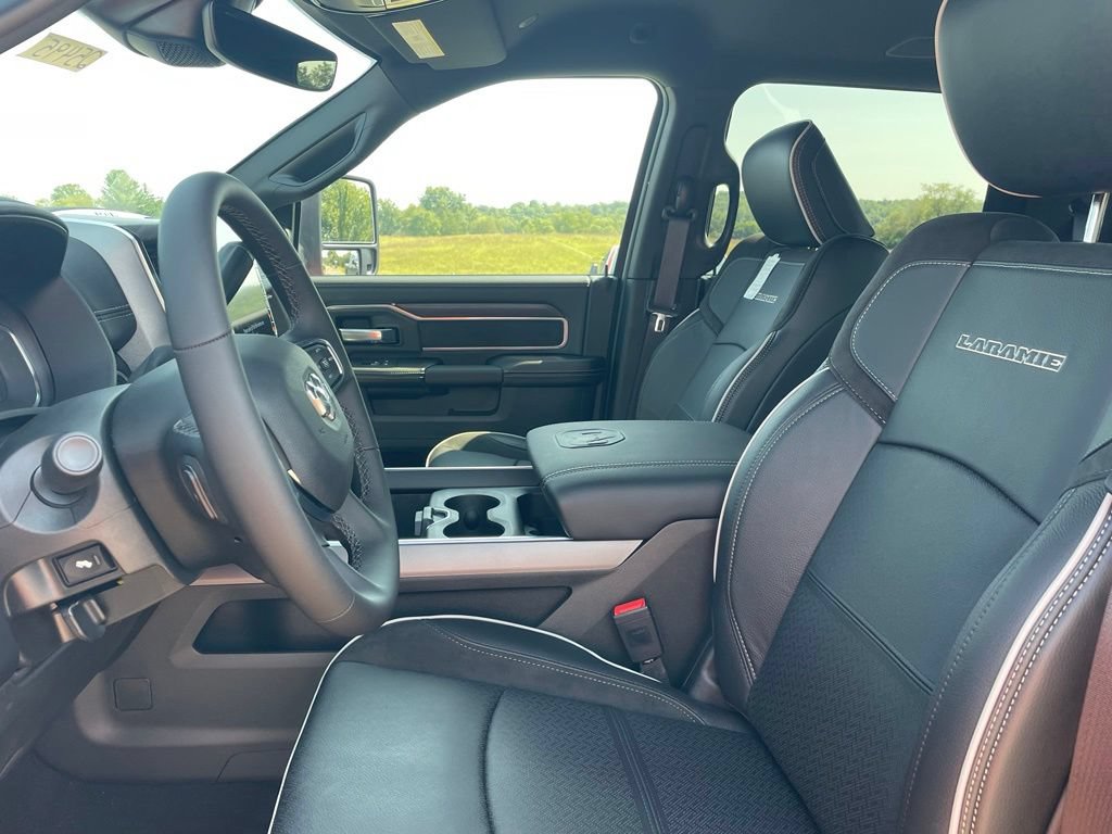 New 2026 RAM 2500 Laramie AWD/4WD image 2