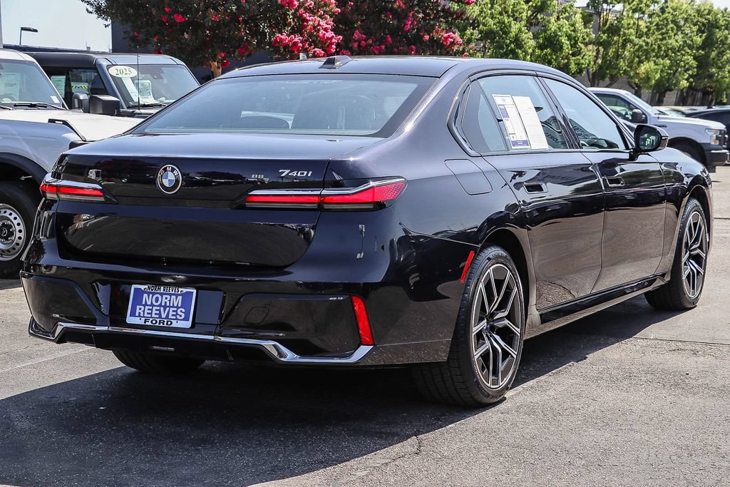 Used 2024 BMW 740i RWD image 7