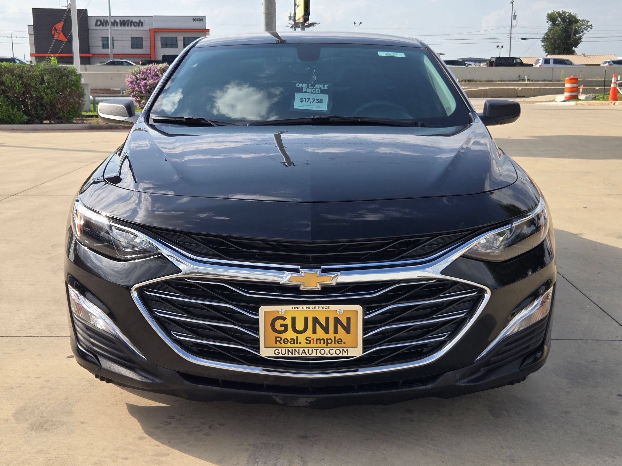 Certified 2022 Chevrolet Malibu LS w/ LPO, Convenience Package 1 FWD image 2