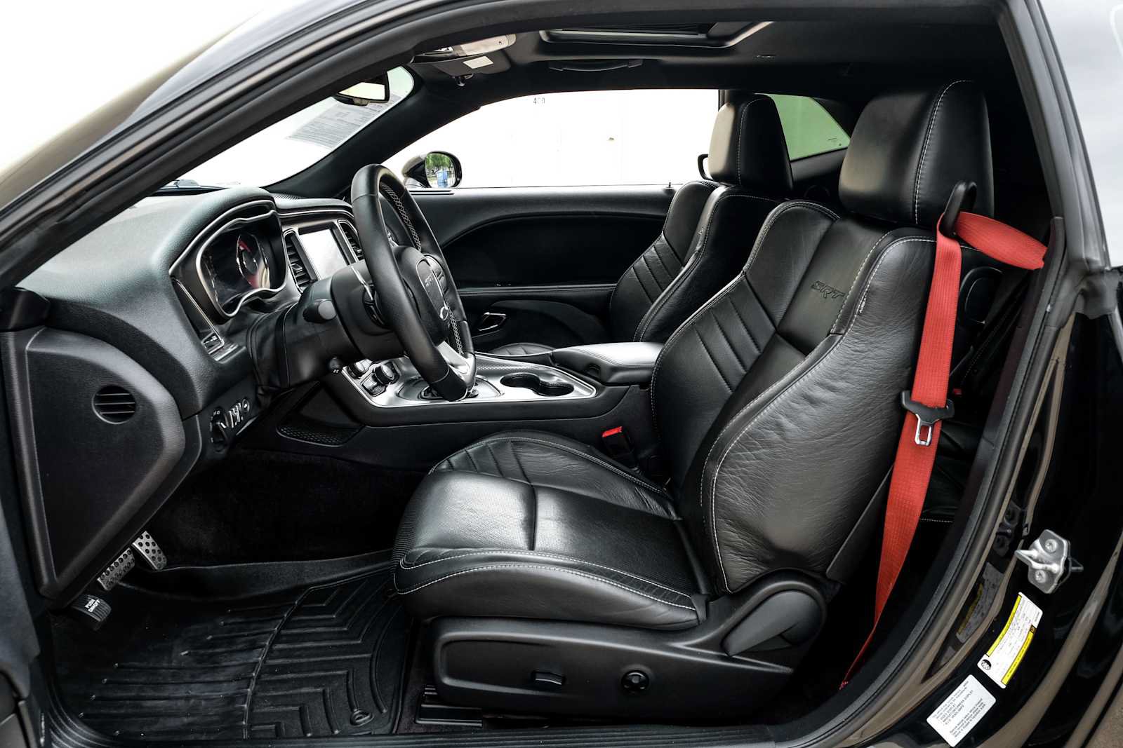 Used 2016 Dodge Challenger SRT Hellcat RWD image 27