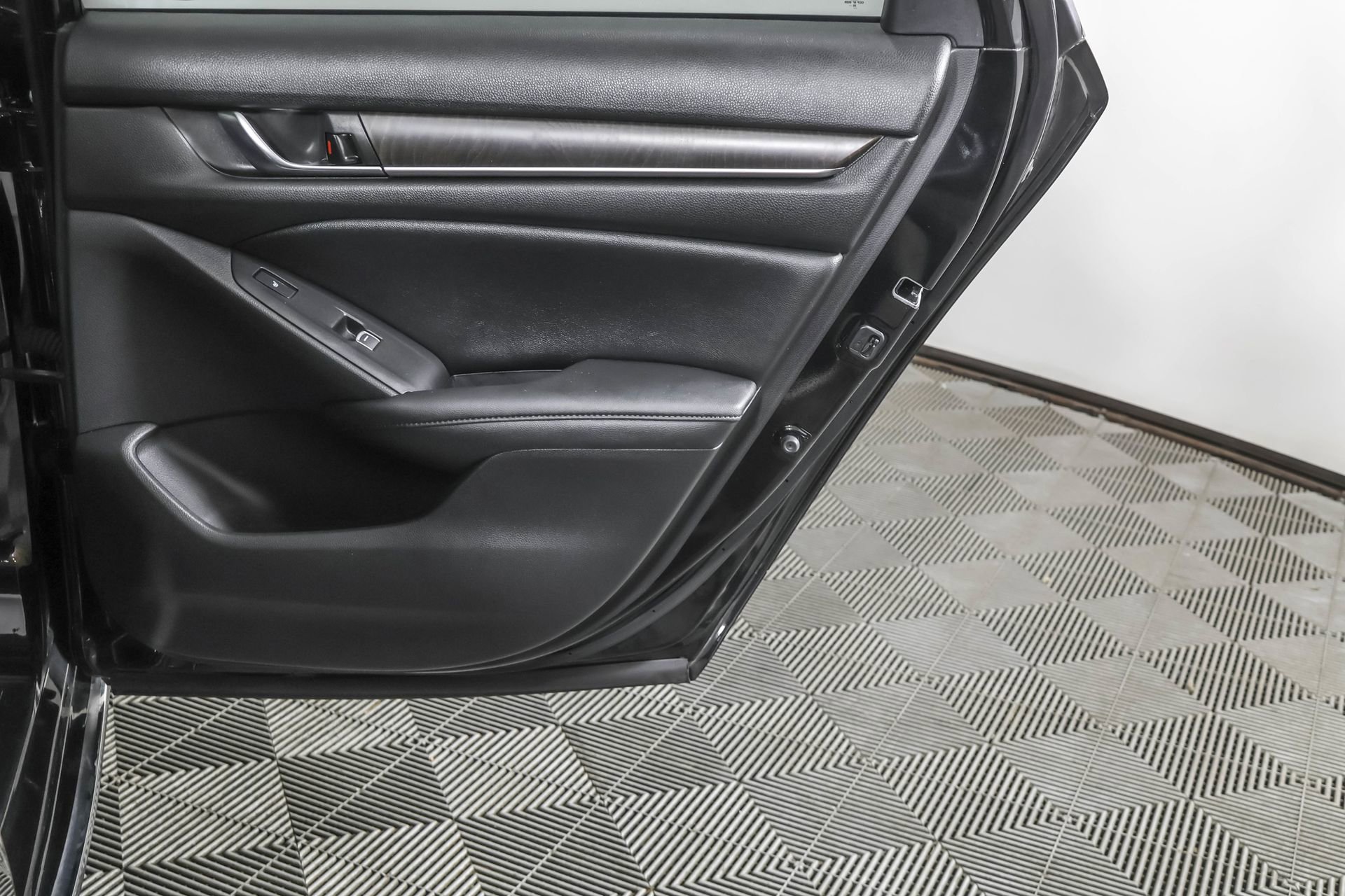 Used 2021 Honda Accord Touring image 43