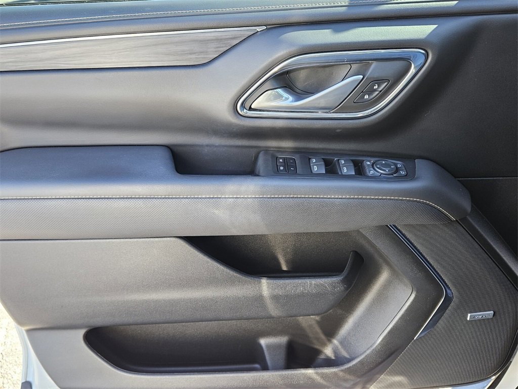 Used 2022 GMC Yukon SLT w/ SLT Premium Package image 29