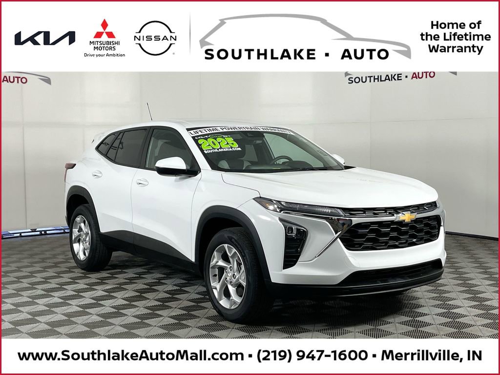 Used 2025 Chevrolet Trax LS w/ LS Convenience Package image 1