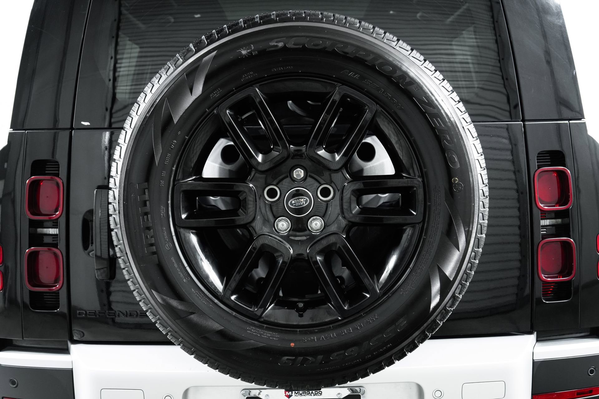 Used 2025 Land Rover Defender 110 S image 60