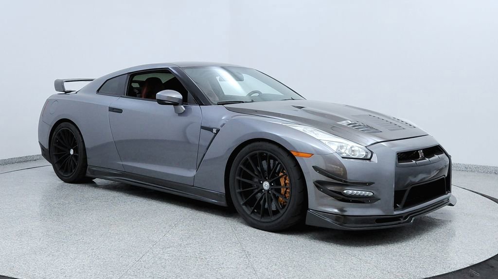 Used 2015 Nissan GT-R Premium image 7