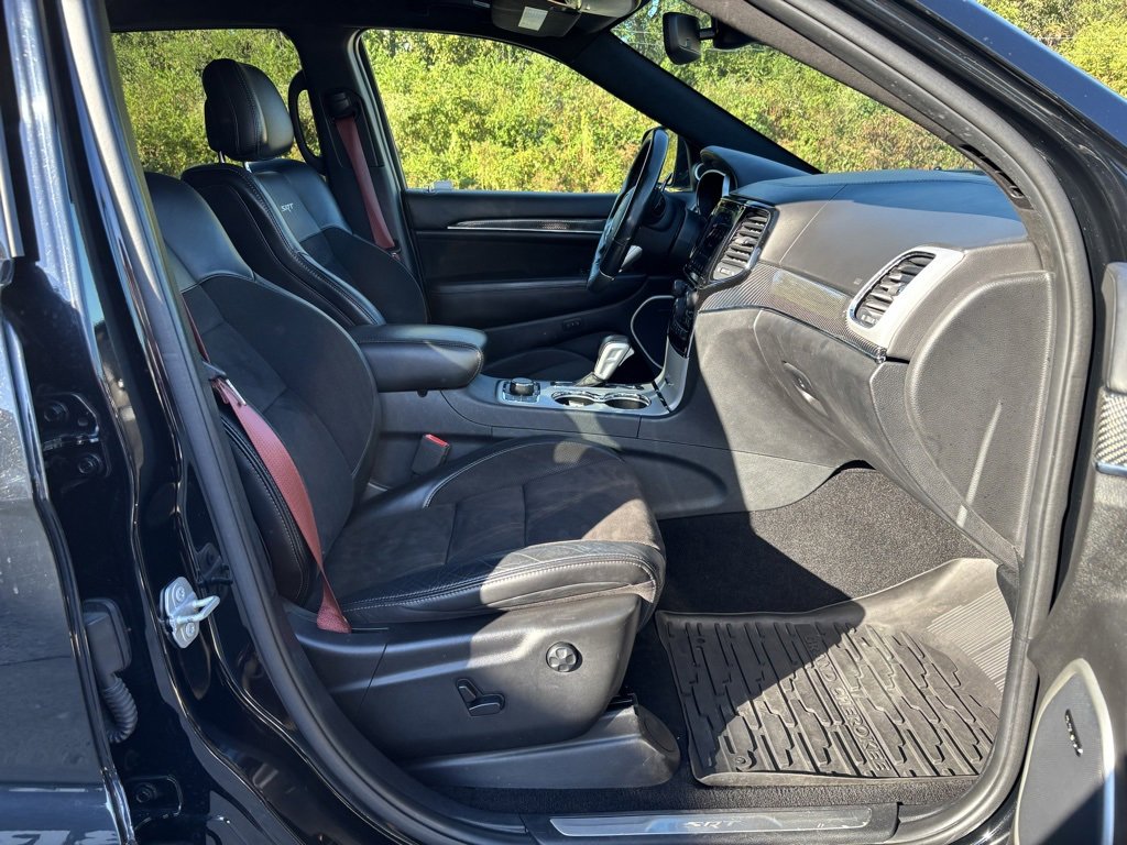 Used 2020 Jeep Grand Cherokee SRT image 32
