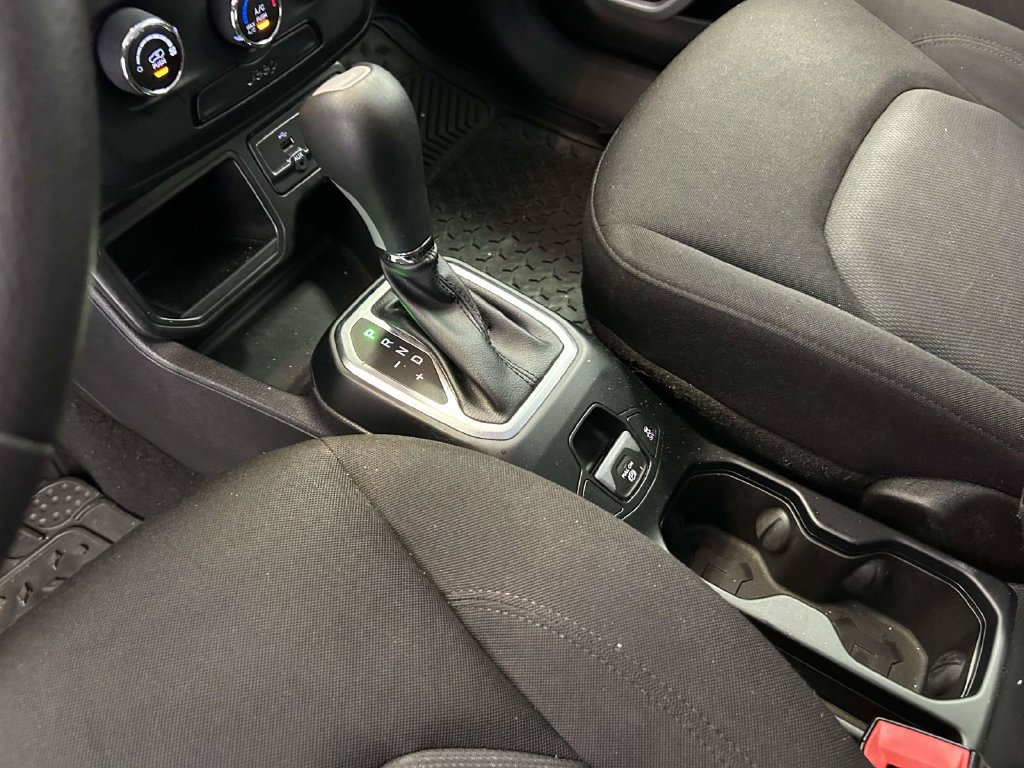 Used 2020 Jeep Renegade Sport w/ Sport Appearance Group FWD image 19