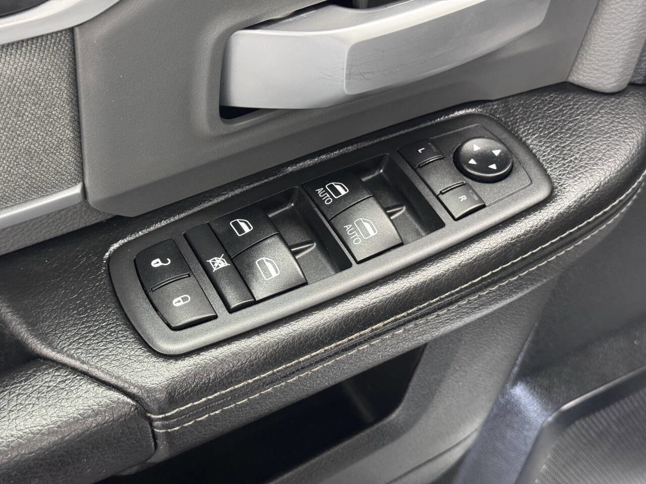 Used 2021 RAM 2500 Big Horn image 25