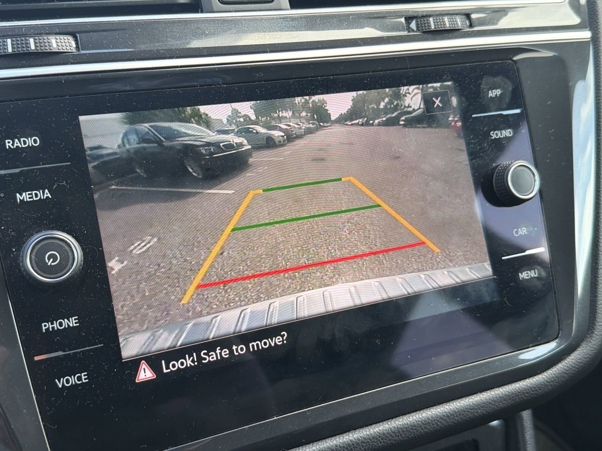 Used 2024 Volkswagen Tiguan SE R-Line image 25