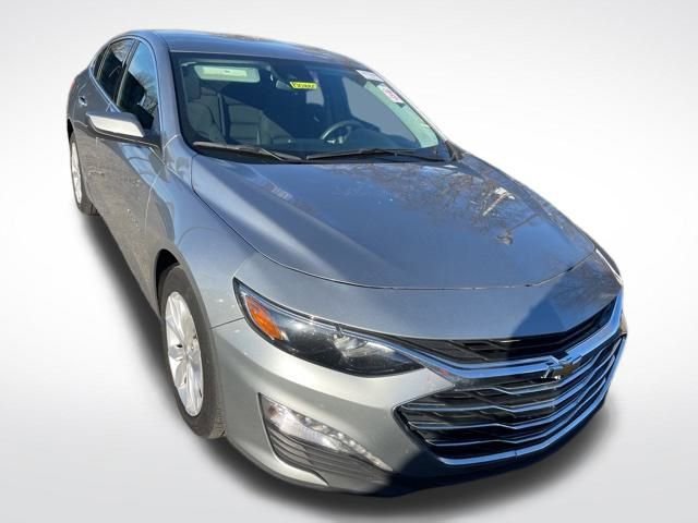 Used 2024 Chevrolet Malibu LT image 3