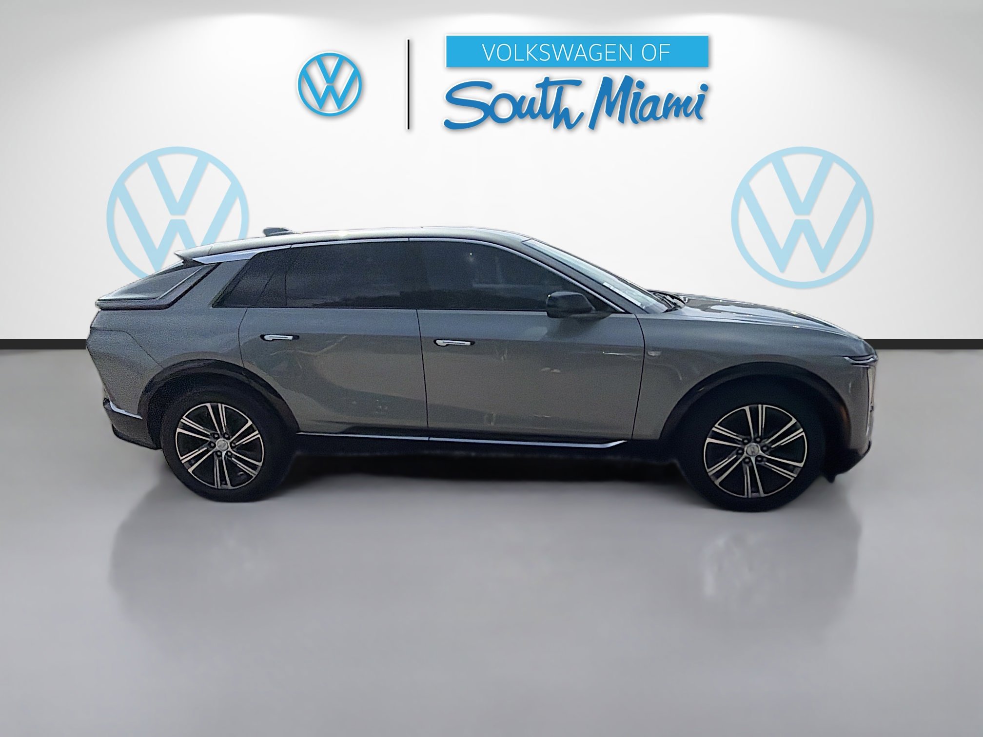 Used 2024 Cadillac Lyriq Luxury image 8