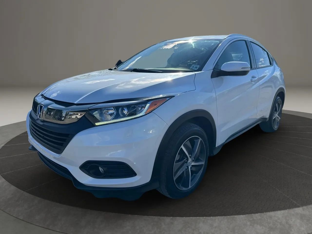Used 2021 Honda HR-V EX image 1