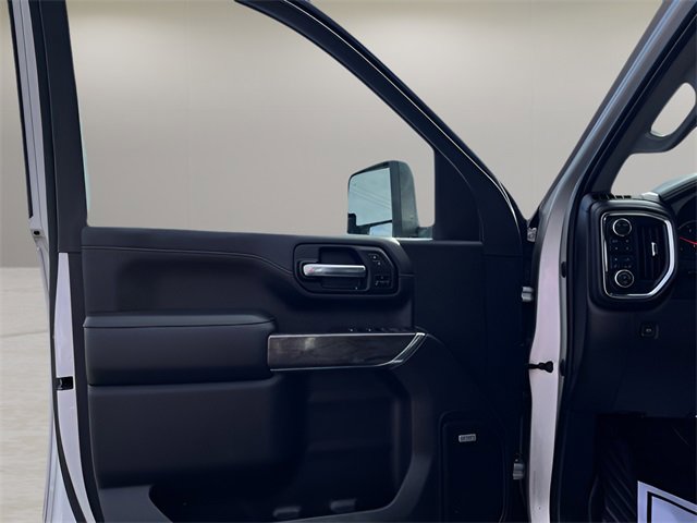 Used 2020 Chevrolet Silverado 2500 LTZ w/ LTZ Premium Package image 9