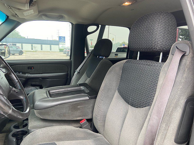 Used 2003 Chevrolet Avalanche 4x4 w/ Suspension Package, Off-Road image 12