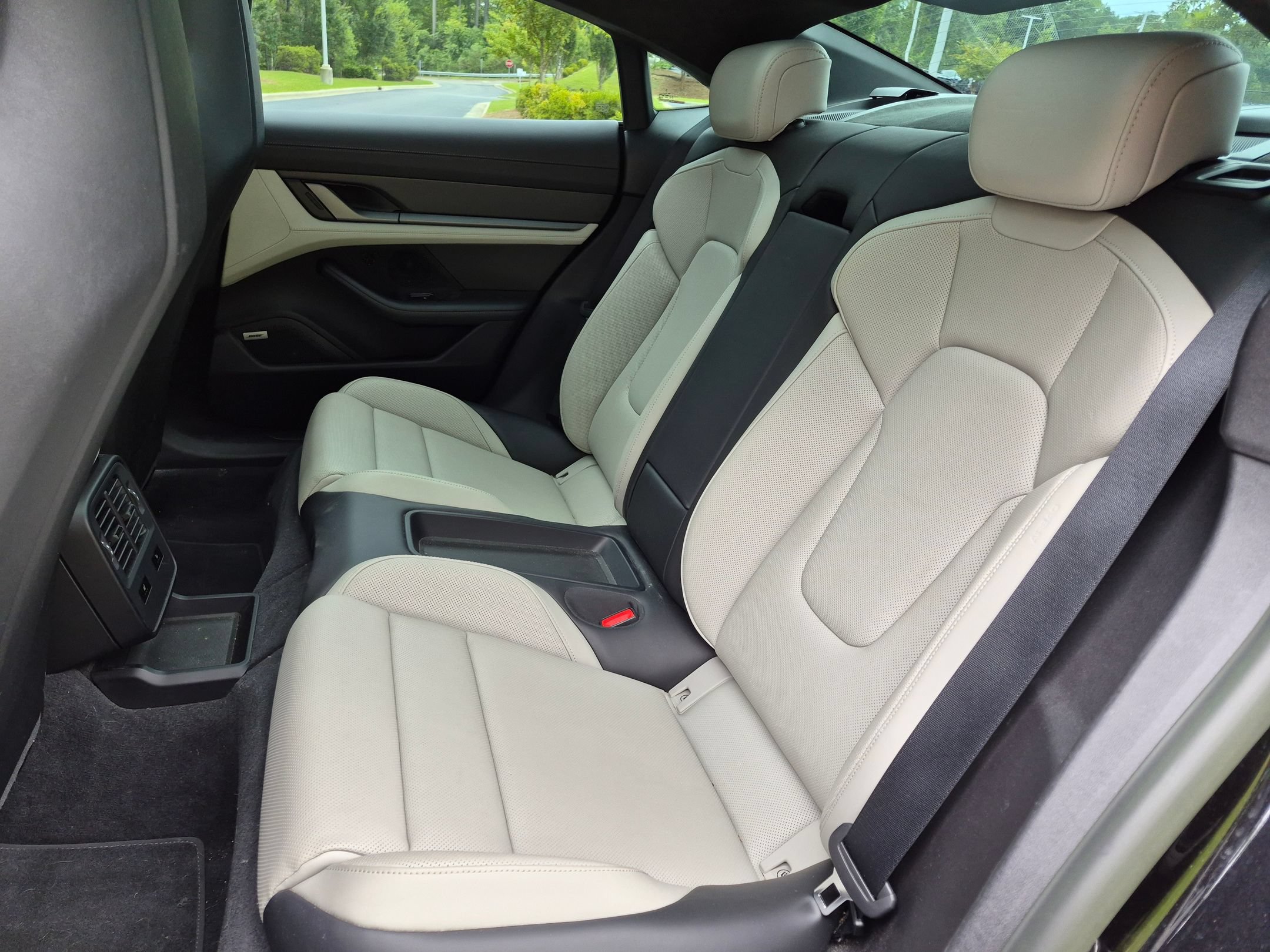 Certified 2022 Porsche Taycan Turbo S AWD/4WD image 22