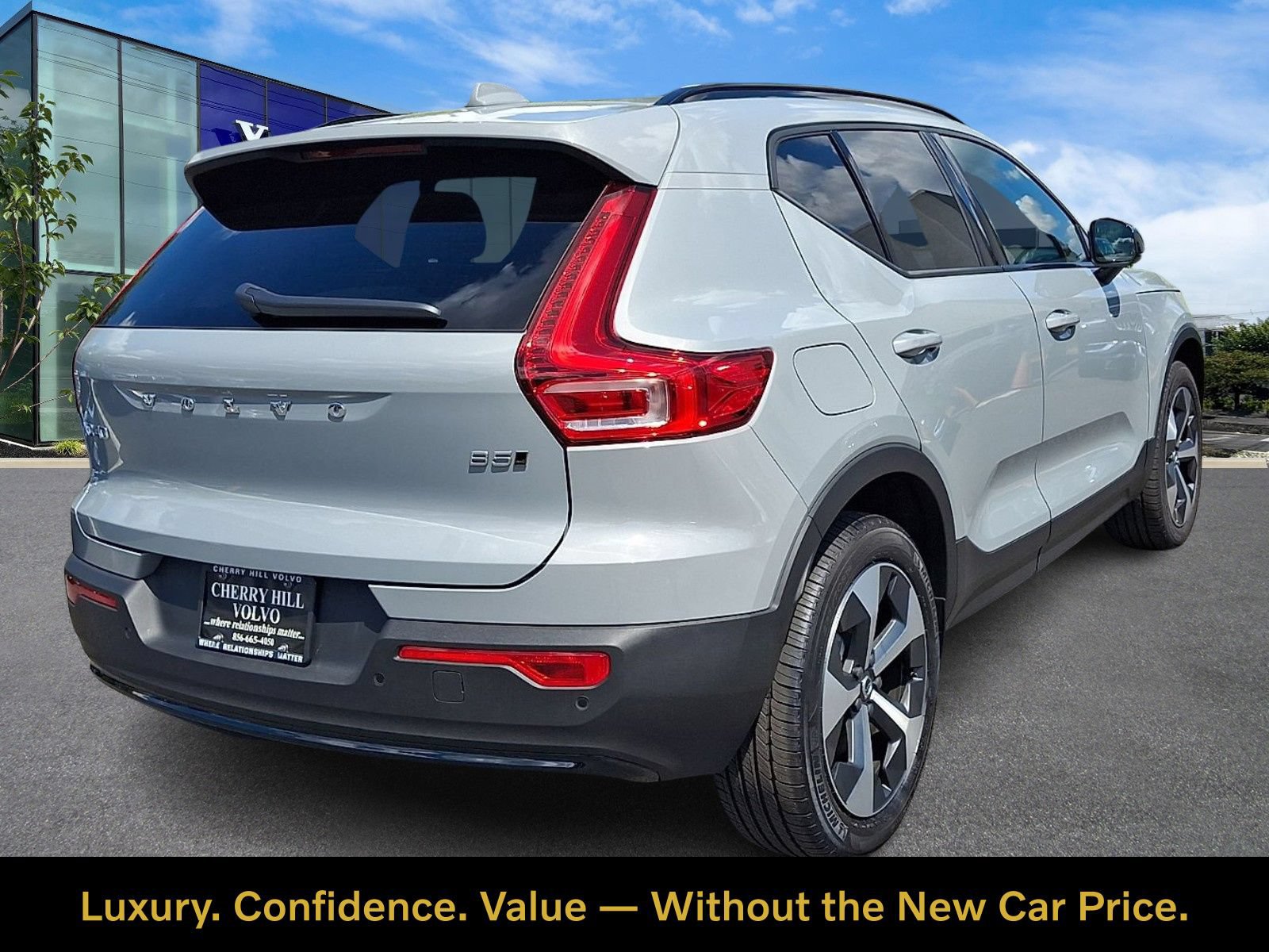 Certified 2026 Volvo XC40 B5 Core w/ Protection Package Premier AWD/4WD image 7