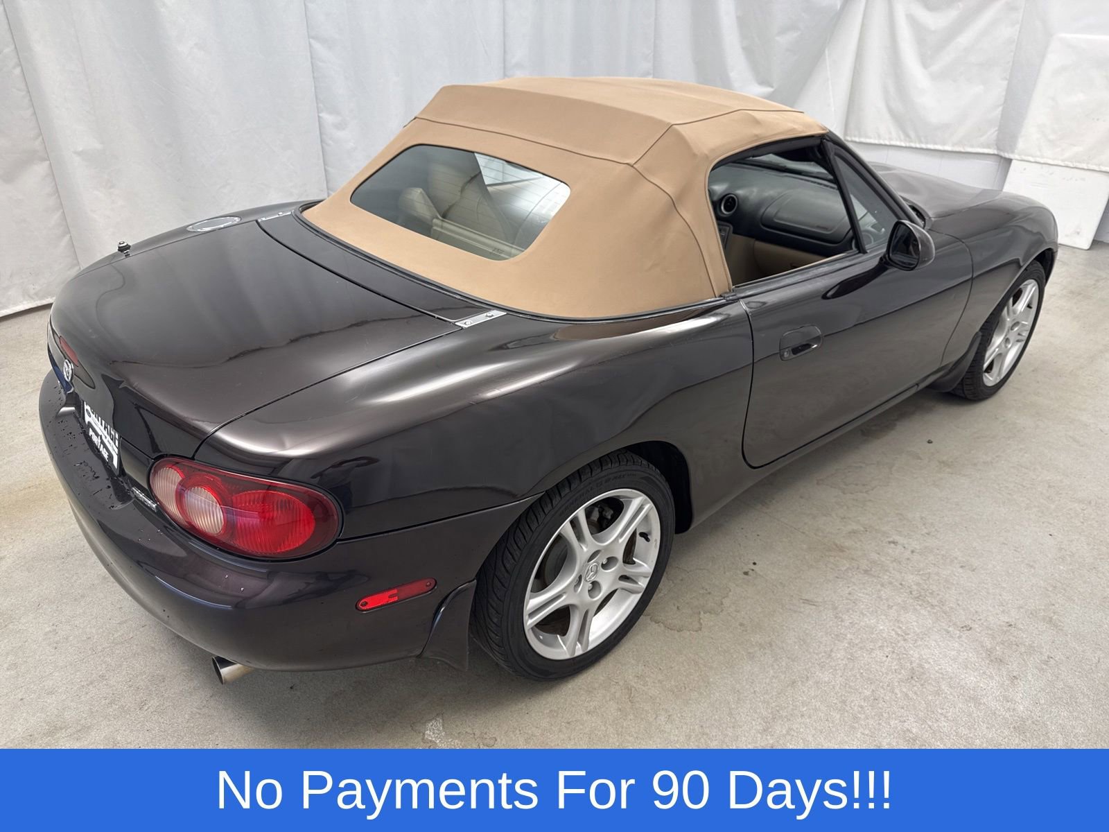 Used 2005 MAZDA MX-5 Miata LS RWD image 2