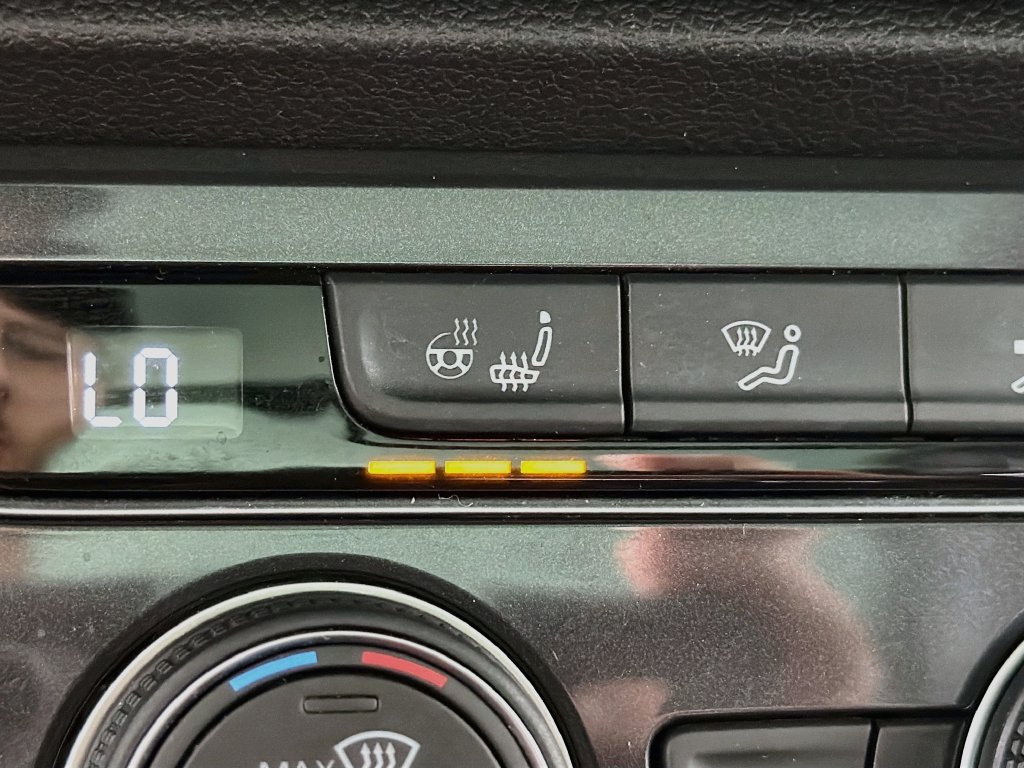 Used 2020 Volkswagen Tiguan SEL AWD/4WD image 20
