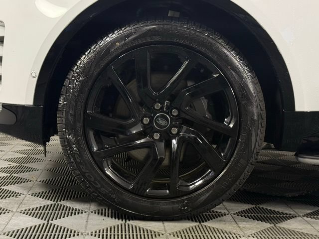 Certified 2025 Land Rover Discovery Dynamic SE AWD/4WD image 15