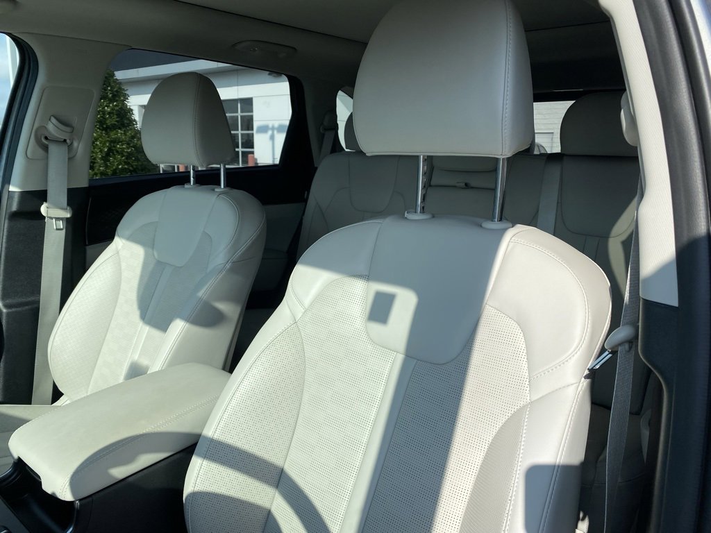 New 2025 Kia Sorento S w/ Panoramic Sunroof Package image 11