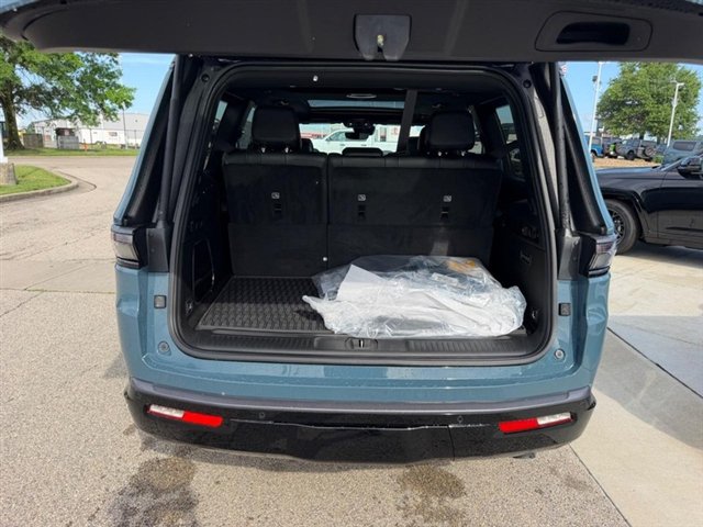 New 2026 Jeep Grand Wagoneer 4WD image 6